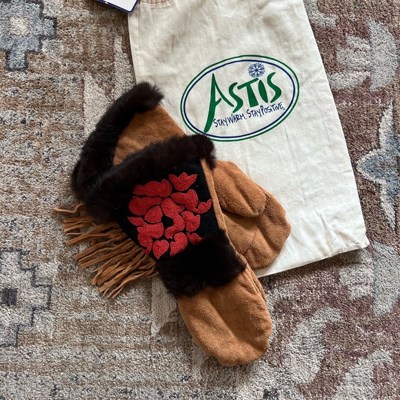 Astis Long Cuff Beaded Fringe Mittens - Picture 2 of 11